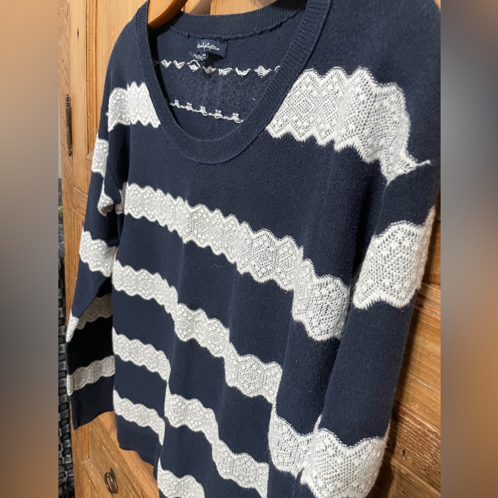 American Eagle sweater size S